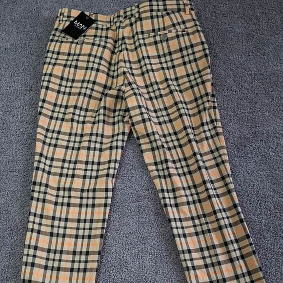 Boohooman. Brand New cropped pants. Skinny-slim fit pants. Size 32. Tags on - Picture 5 of 6
